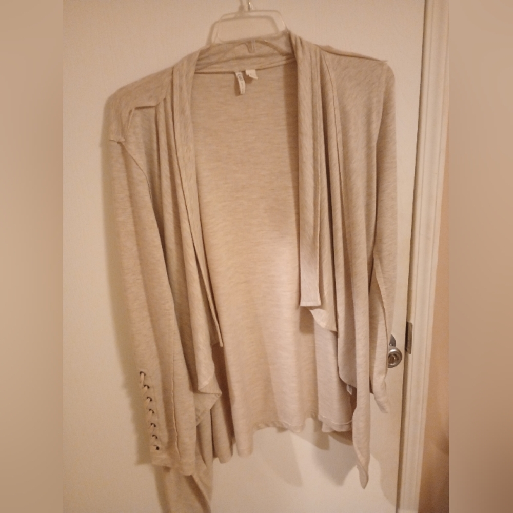 Short cardigan
